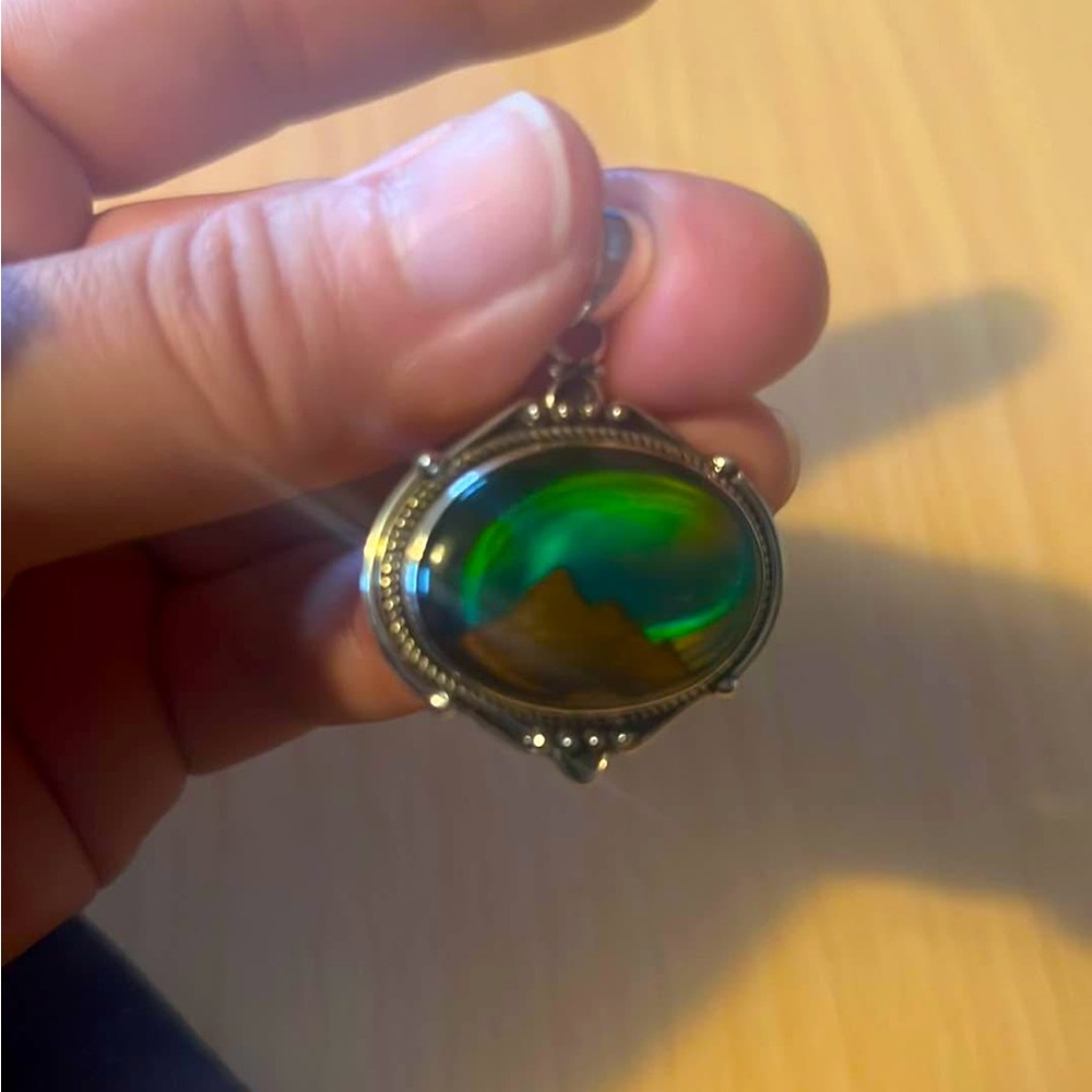 Brand new sterling silver pendant